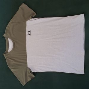 Under Armour T-shirt